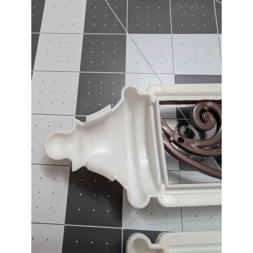 Bratz‎ The Movie Mansion Dollhouse MGA side deco windows lot 2 replacement